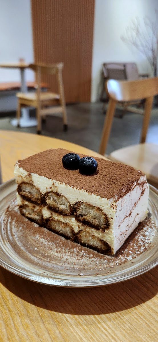 Classic Tiramisu with Blueberries